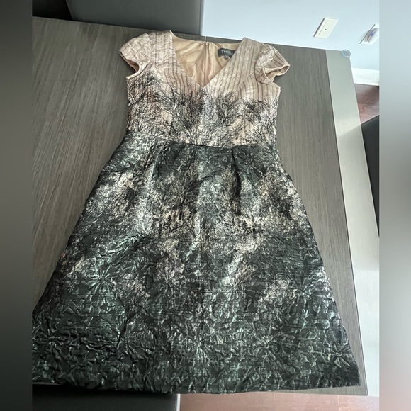 Elegant Theia Cocktail Dress - Size 6 - Picture 3 of 9